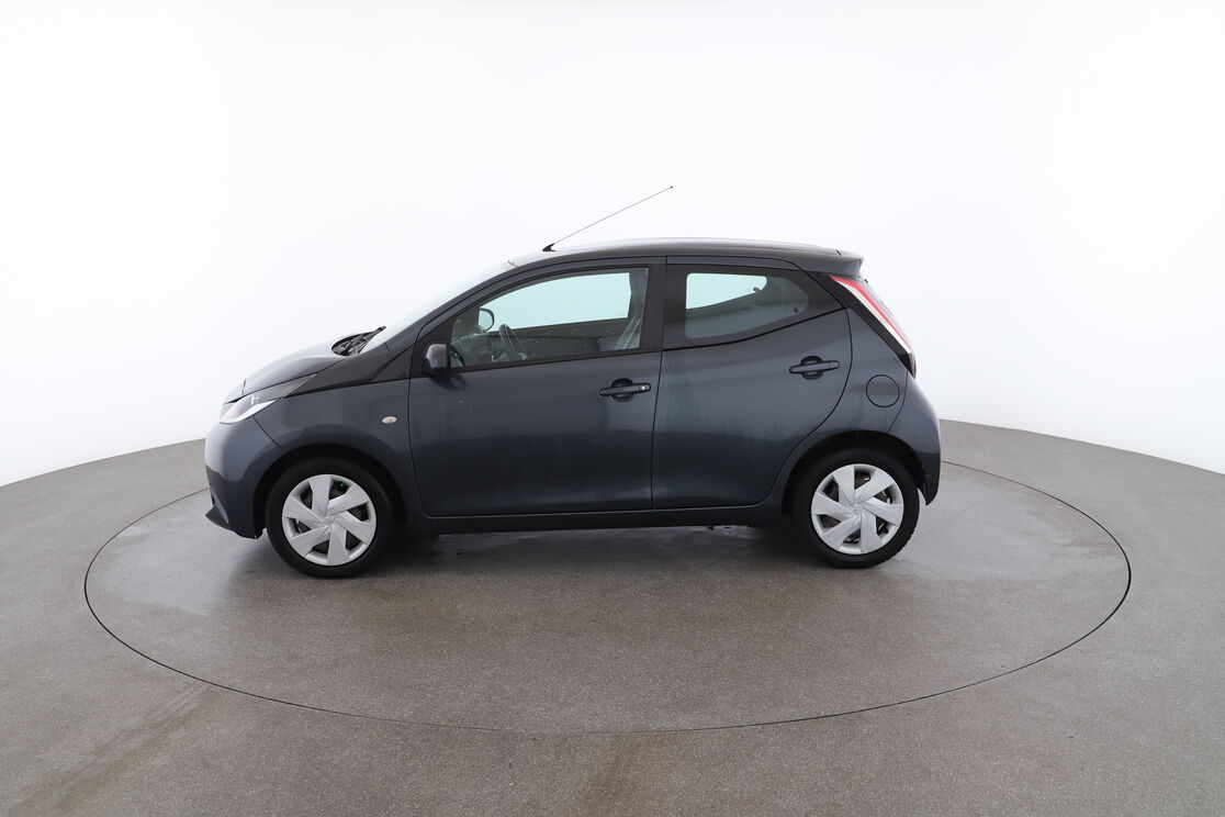 Toyota AYGO 1.0 VVT-i X-Play - immagine 3