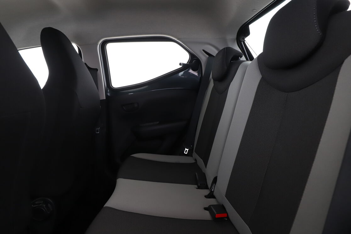 Toyota AYGO 1.0 VVT-i X-Play - immagine 6