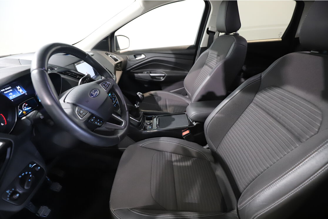 Ford Kuga 2.0 TDCi Titanium 4x2 - immagine 4